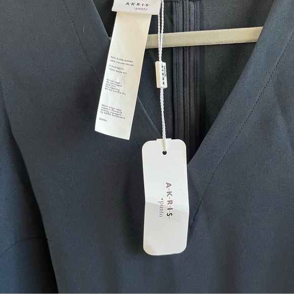 Akris Punto Blouse Navy (Marine) Blue Sleeveless V Neck Silk Trim Top Sz 8 NWT - Picture 7 of 13